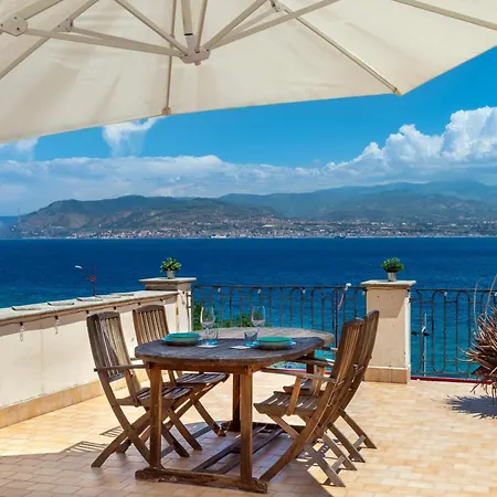 Terrazza Fronte Mare A Paradiso *