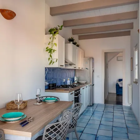 Apartment Terrazza Fronte Mare A Paradiso