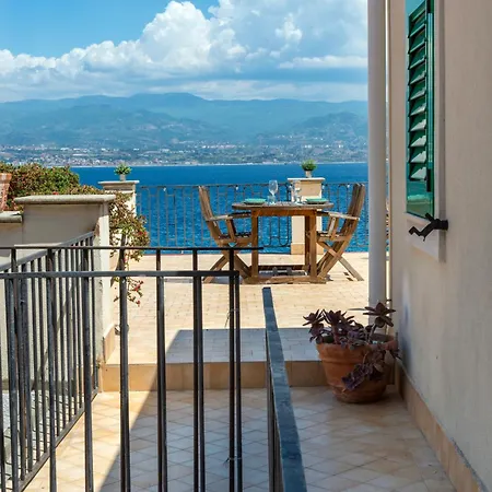 Terrazza Fronte Mare A Paradiso *